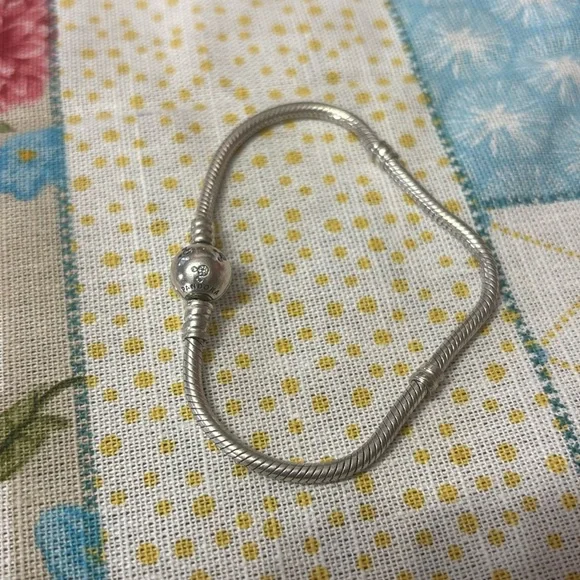 Authentic Disney Pandora Sterling Silver Mickey Mouse Bracelet - Picture 1 of 3